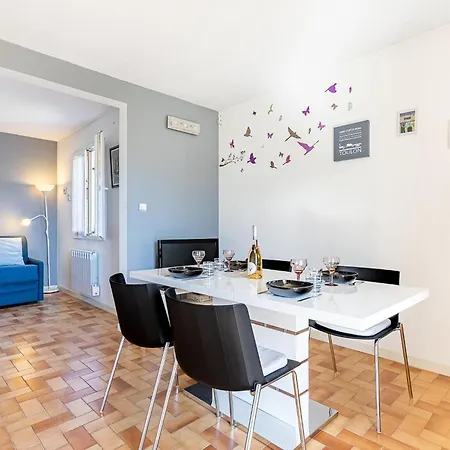 Les Lavandes By Interhome Daire Le Pradet
